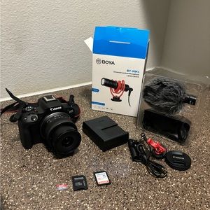 Canon EOS R50 Camera & Creator Kit